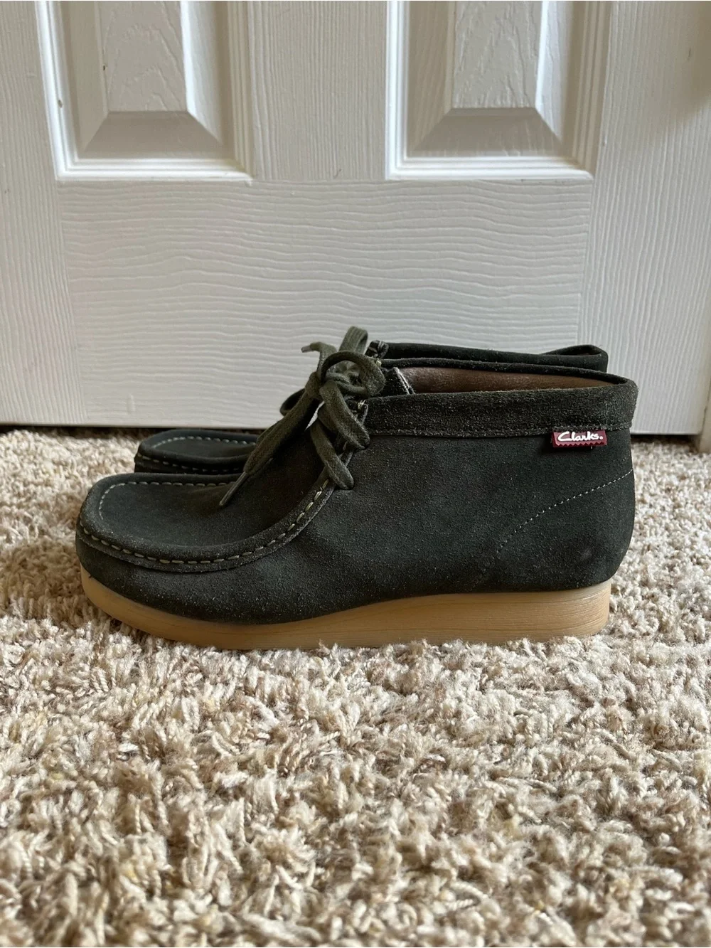 Clarks Men’s Olive Suede Chukka Wallabee Boot